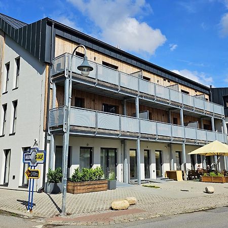 Enjoyharrachov - Atraktivni Slunny Klimatizovany Apartman 14 V Centru Harrachova Se Saunou, Parkovanim, Wifi-Wlan, Sat, Herni Konzoli, Pc S Win 10, Netflix Zdarma A Moznosti Dobijeni Auta S Jedinecnym Vyhledem Na Certovu Horu Se Skokanskymi Mustky Exterior foto