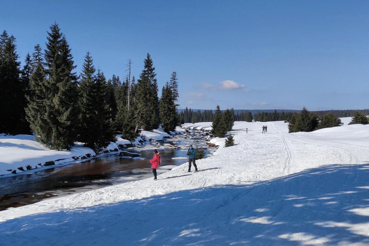 Enjoyharrachov - Atraktivni Slunny Klimatizovany Apartman 14 V Centru Harrachova Se Saunou, Parkovanim, Wifi-Wlan, Sat, Herni Konzoli, Pc S Win 10, Netflix Zdarma A Moznosti Dobijeni Auta S Jedinecnym Vyhledem Na Certovu Horu Se Skokanskymi Mustky Exterior foto