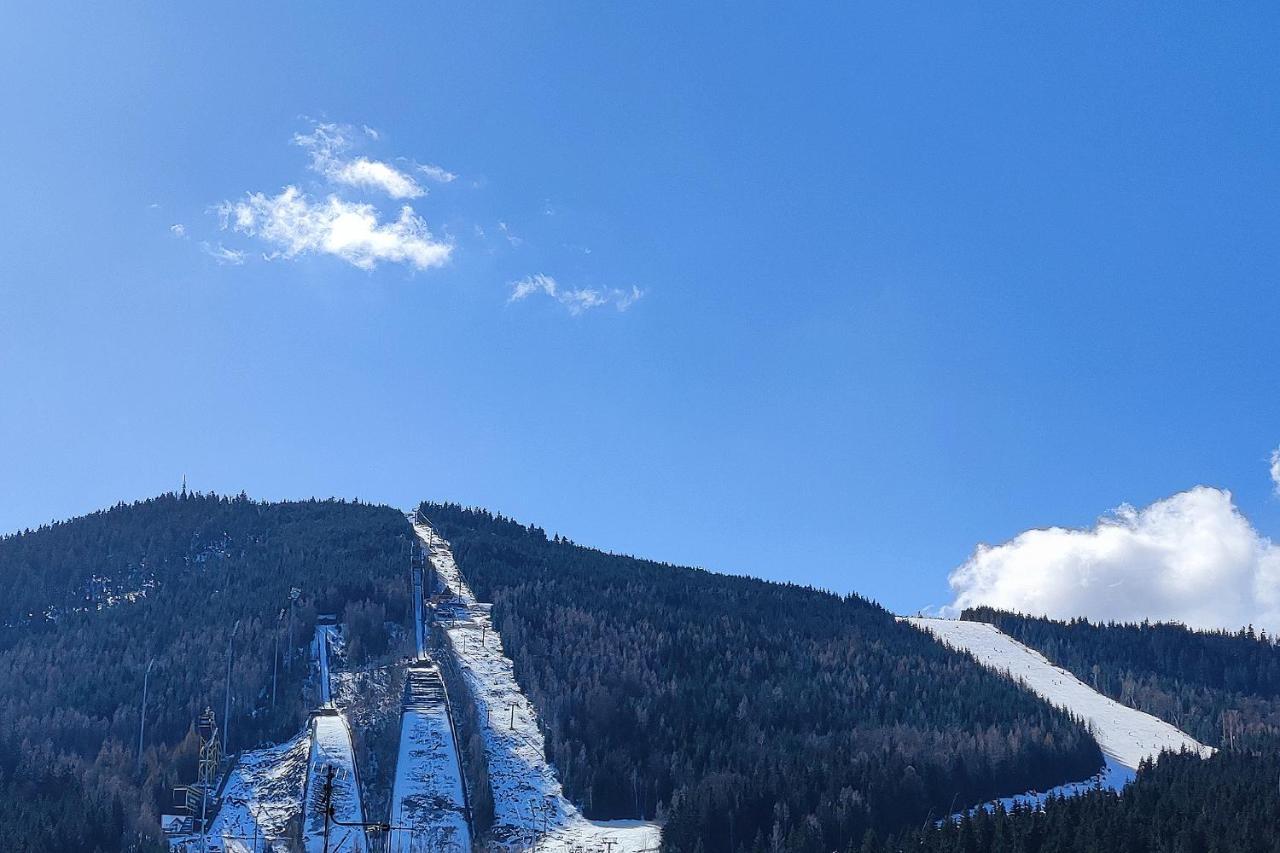 Enjoyharrachov - Atraktivni Slunny Klimatizovany Apartman 14 V Centru Harrachova Se Saunou, Parkovanim, Wifi-Wlan, Sat, Herni Konzoli, Pc S Win 10, Netflix Zdarma A Moznosti Dobijeni Auta S Jedinecnym Vyhledem Na Certovu Horu Se Skokanskymi Mustky Exterior foto