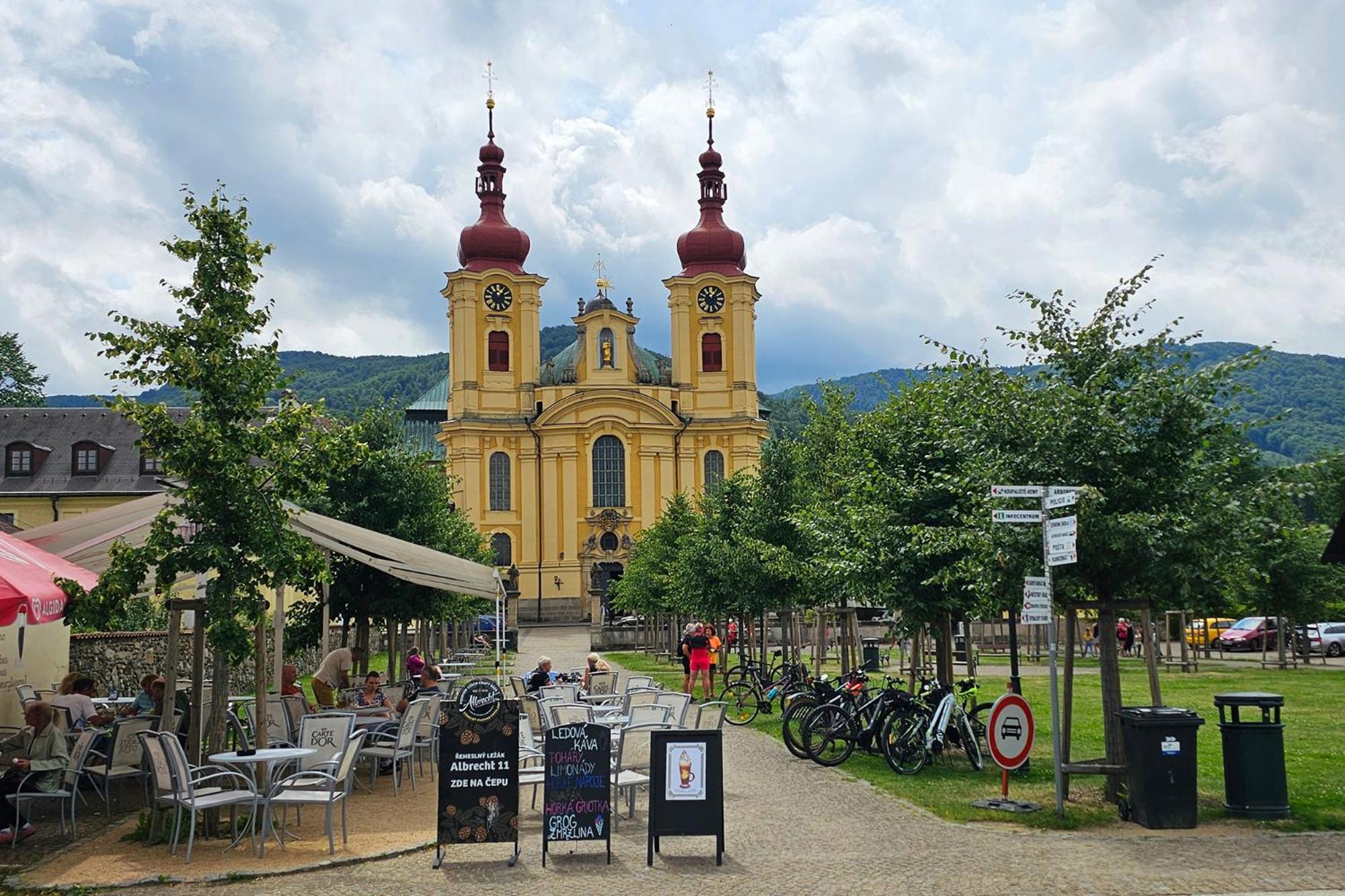 Enjoyharrachov - Atraktivni Slunny Klimatizovany Apartman 14 V Centru Harrachova Se Saunou, Parkovanim, Wifi-Wlan, Sat, Herni Konzoli, Pc S Win 10, Netflix Zdarma A Moznosti Dobijeni Auta S Jedinecnym Vyhledem Na Certovu Horu Se Skokanskymi Mustky Exterior foto