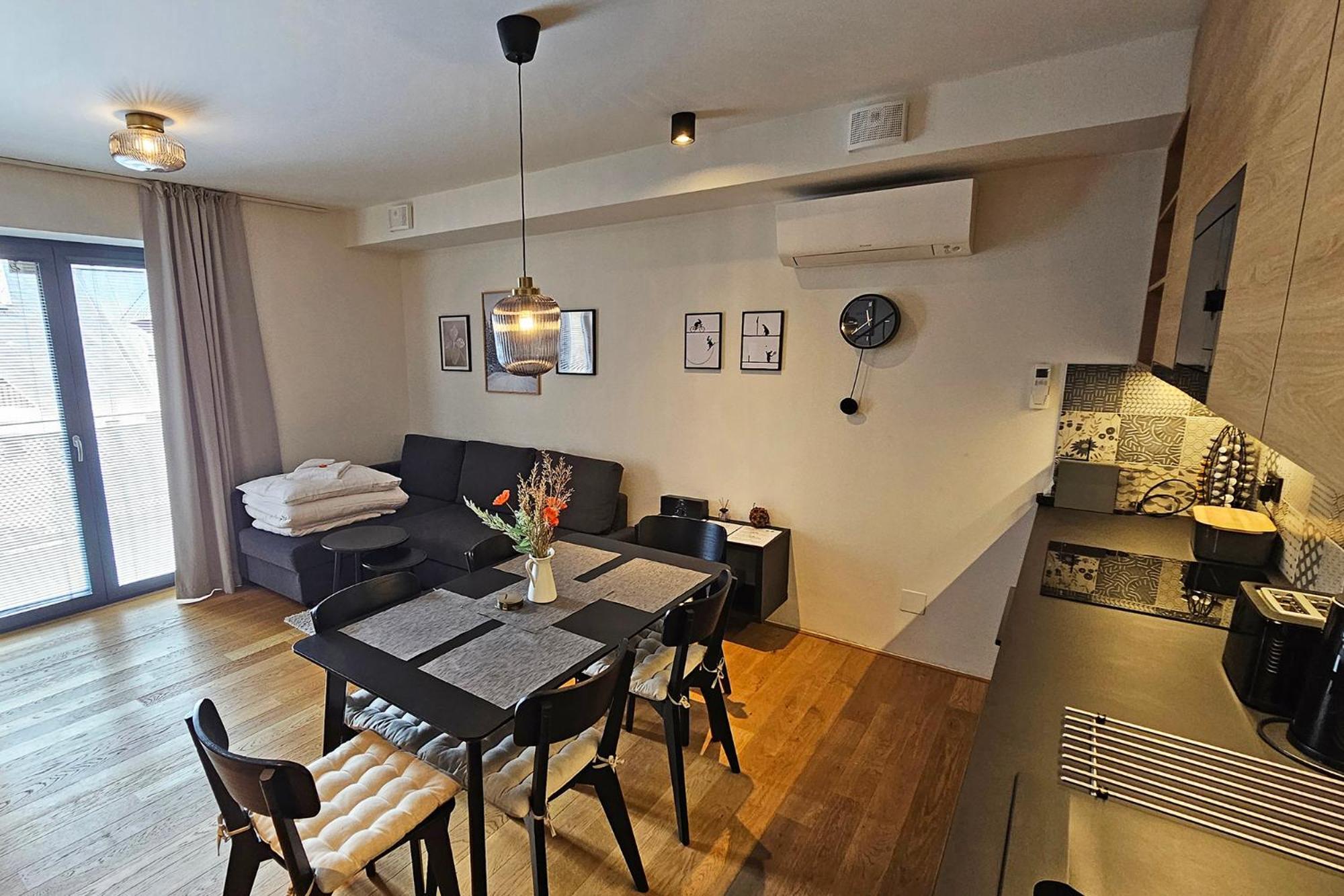 Enjoyharrachov - Atraktivni Slunny Klimatizovany Apartman 14 V Centru Harrachova Se Saunou, Parkovanim, Wifi-Wlan, Sat, Herni Konzoli, Pc S Win 10, Netflix Zdarma A Moznosti Dobijeni Auta S Jedinecnym Vyhledem Na Certovu Horu Se Skokanskymi Mustky Exterior foto